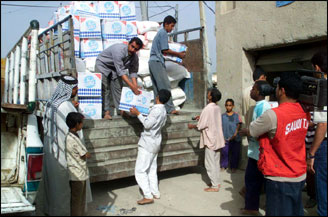 المباشرة بمشروع إغاثة العوائل المهجرة في كربلاء