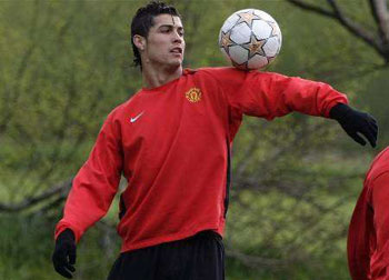 مانشستر يونايتد يهزم ويجان ويحتفظ بلقب الدوري الانجليزي