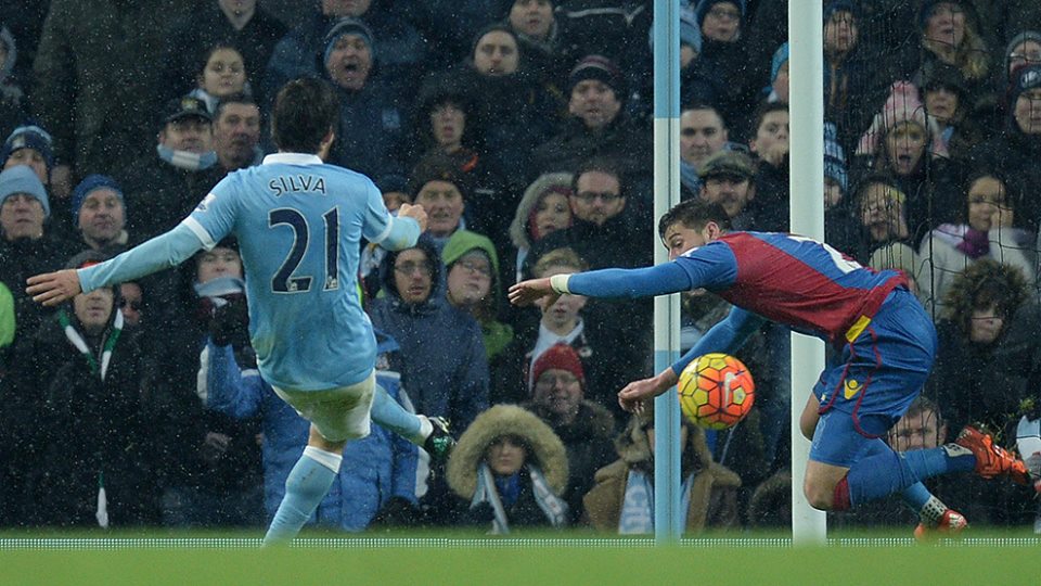 بالصور: مانشستر سيتي ينتزع الصدارة مؤقتا