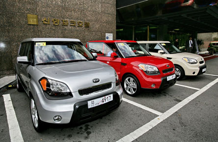 حكومة اقليم كردستان العراق توقف استيراد السيارات