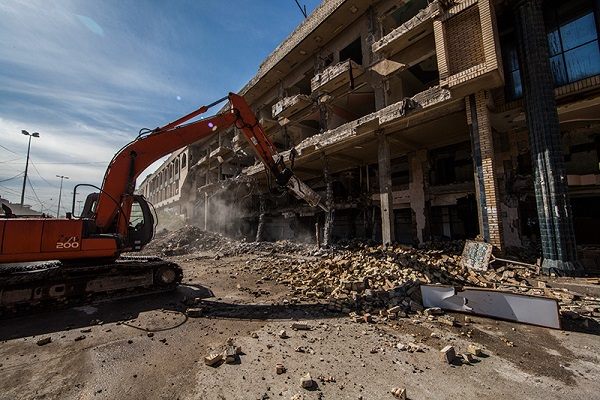 بالصور :اعمال تهديم لشارع العباس بعد استملاك عقارته من قبل العتبة العباسية