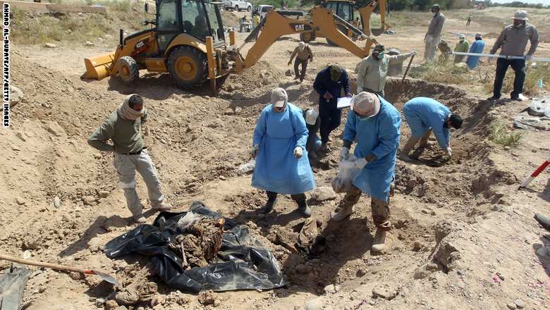اكتشاف مقبرة جماعية تضم 40 جثة بالقرب من الرمادي
