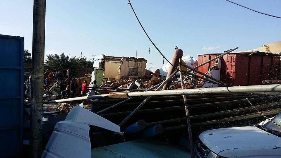 بالفيديو: مصرع مواطن وإصابة أربعة على الاقل بسقوط خزان ماء جنوبي ميسان