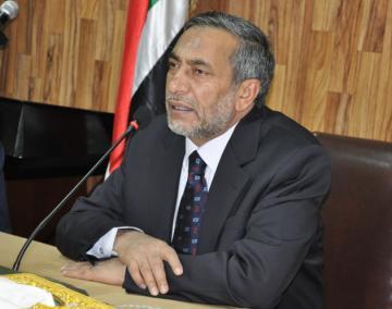 محمود المشهداني يدعو لقراءة البرامج الانتخابية للقوائم والتصويت لافضلها بعيدا عن التخندقات الطائفية.