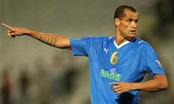 الأسطورة البرازيلية "ريفالدو" يودع الملاعب