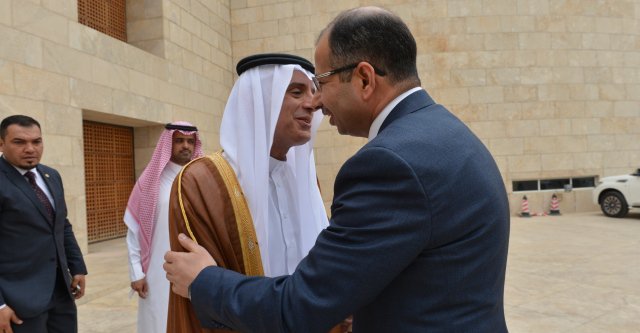 الجبوري والجبير يؤكدان أهمية تطوير العلاقات بين بغداد والرياض