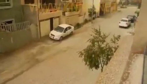 بالفيديو :تساقط الامطار والحالوب في محافظة السليمانية