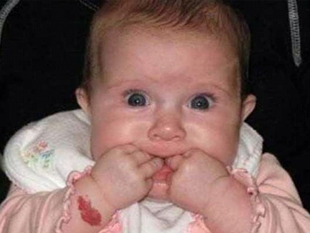 رضيعة تسقط من الطابق السابع دون أن تصاب بأذى