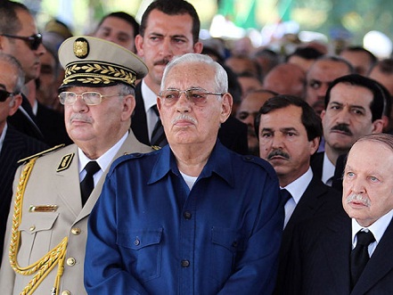 وفاة رئيس الجزائر الأسبق علي كافي عن 85 عاما