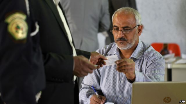 ايران تترقب نتائج الانتخابات العراقية ودول الخليج تتخوف من فوز المالكي بولاية ثالثة