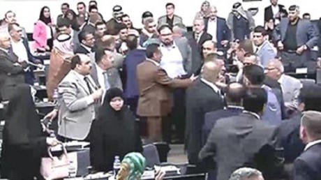 قصيدة:عراك برلماني