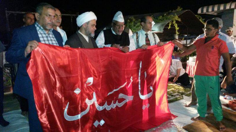 رئيس برلمان ولاية "اوتار برادش" الهندية يكرم وفد العتبة الحسينية