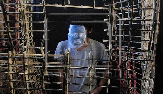 وزير الداخلية المصري "خلف القضبان"+صور