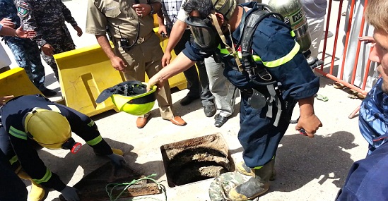 سقوط عاملان في فتحة مجاري وسط كربلاء يودي بحياتهما (مصور)