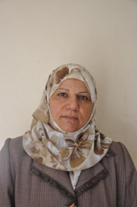 باحثة عراقية تنجح بتصنيع جهاز اختراع لجهاز يدور النفايات الملوثة للبيئة +(صورة)