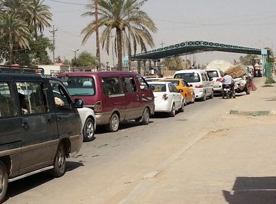 مواطنون يشكون من الزحام الشديد في المداخل الرئيسية لمدينة كربلاء المقدسة (مصور)