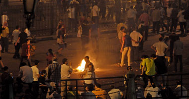 أنصار مرسى يسحلون ضابط جيش ويمثلون بجثته بالجيزة