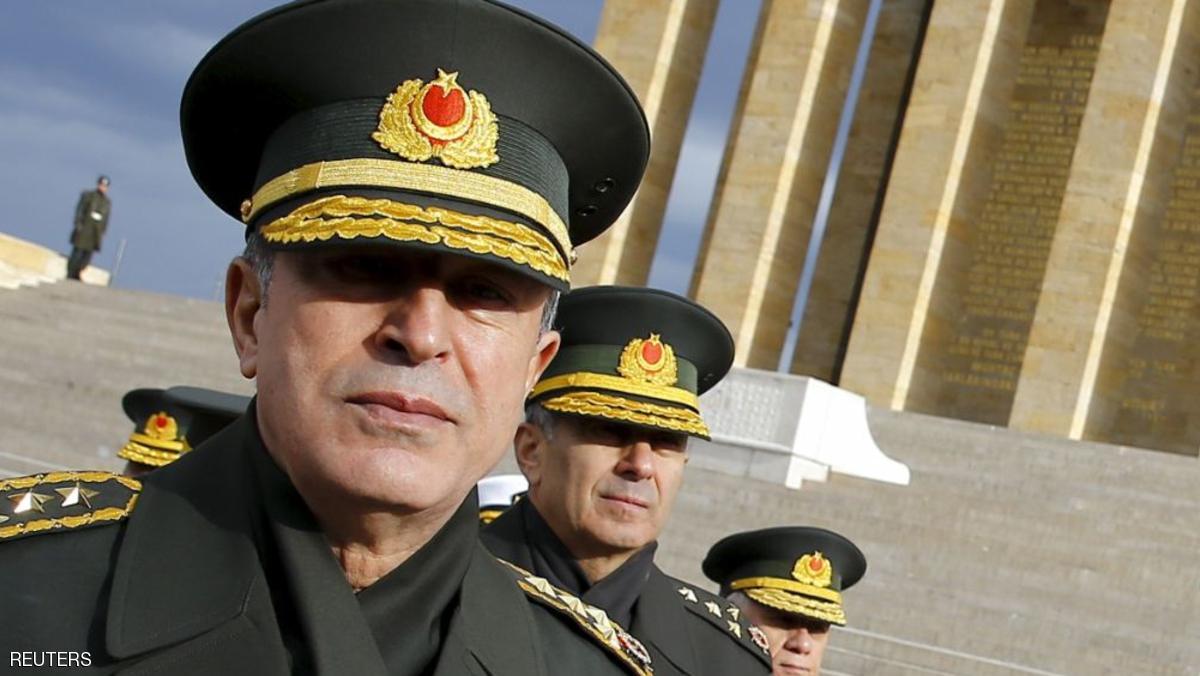 تحرير رئيس الأركان التركي واعتقال مئات العسكريين