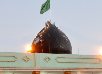 مواجهات لاكثر من ساعة دفاعا عن مرقد احد ابناء الامام الكاظم يسفر عن مقتل ارهابي واستشهاد منتسب +صورة