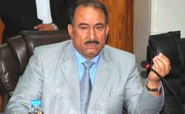 حمايات وزير الكهرباء يمنعون الناس من التزود بالوقود من احدى المحطات في قضاء البطحة واصحاب المنطقة يصفوها بالبلطجة