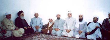 صورة ارشيفية تجمع علماء كردستان مع المرجع الديني الاعلى السيد علي السيستاني