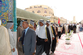 شيوخ عشائر ديالى وصلاح الدين يزورون العتبة الحسينية المقدسة