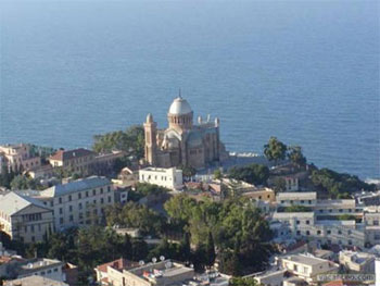 السجن ثلاث سنوات لجزائرية اعتنقت المسيحية