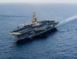 حاملة طائرات أميركية تعبر هرمز بعد انباء عن وجود زوارق ايرانية انتحارية