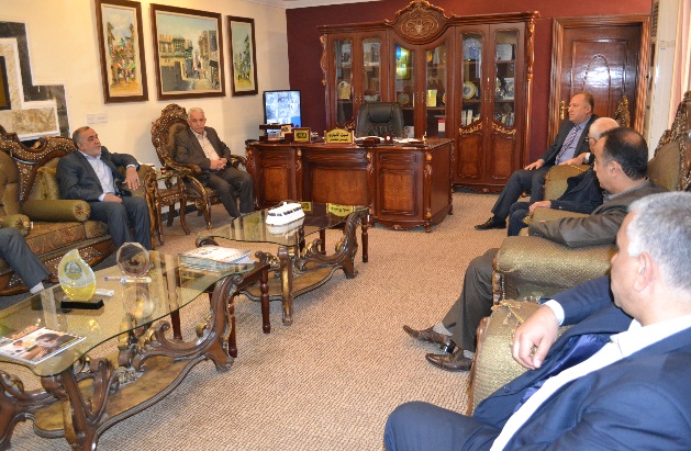 غرفة تجارة كربلاء وتربية المحافظة يتفقان على إقامة معارض للأسر المنتجة وأصحاب المهن والحرف اليدوية