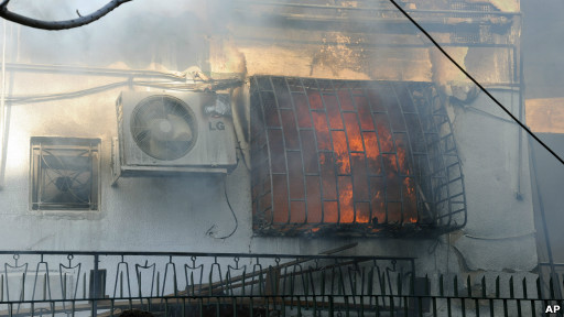 انفجاران قويان يهزان العاصمة السورية استهدفا دوائر امنية