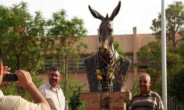 اكبر الحمير في كردستان يتوعد برفس طاولة البرلمان والخوض بالانتخابات