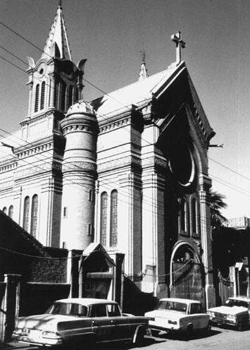 صورة نادرة لكنيسة القدّيسة ترازيا للاتين الكاثوليك  في منطقة السنك - بغداد