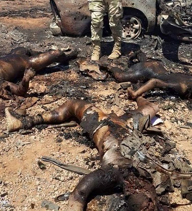 بالصور :جثث الدواعش تحرقها نيران العراقيين في الانبار