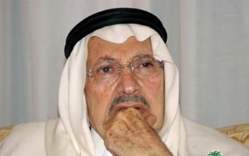 خلافات حادة بين العائلة السعودية  حول اهلية طلال بن عبدالعزيز لولاية العهد بدلا من "الامير سلمان"