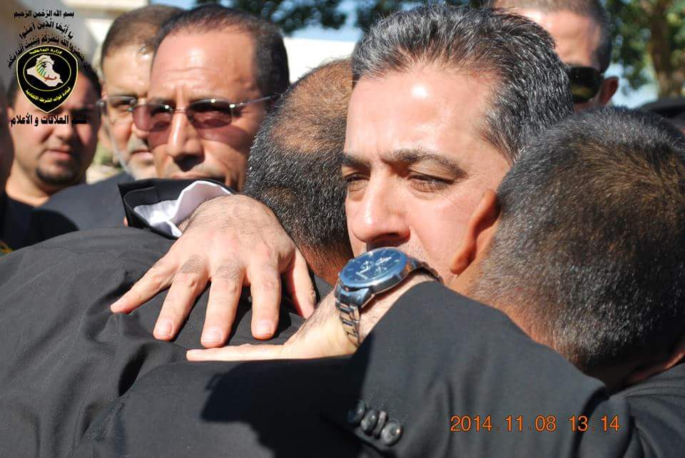 وزير الداخلية : عوائل الشهداء الميامين امانة في اعناقنا