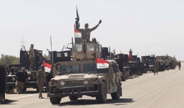 الشرطة الاتحادية تحرر قائممقامية الفلوجة وترفع العلم العراقي فوق مبناها