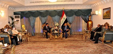 مجلس اسناد الانبار وشيوخ عشائرها يلتقون نائب رئيس الجمهورية :نقف الى جنب قوات الامن للدفاع عن وحدة العراق