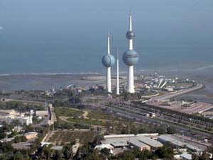 الامن الكويتي :يعتقل  سلفي سعودي دخل الاراضي الكويتية  ببيانات طفل بحريني بمساعدة 13 موظف جوازات