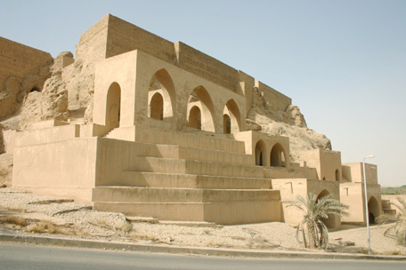 تنظيم داعش يفجر احد المعالم الوطنية العراقية