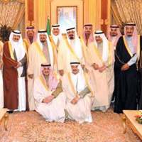 انباء عن وفاة العاهل السعودي, وولي العهد مشلول كلّيا في اميركا ودول عظمى تتدخل وتفرض أسماء للخلافة وسط خلاف عائلي