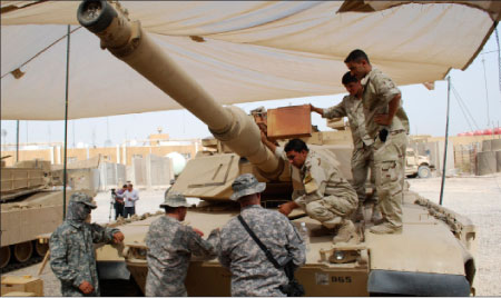 تسليح العراق يواجه ضغوط خارجية ومخاوف إقليمية وداخلية من بند سابع جديد