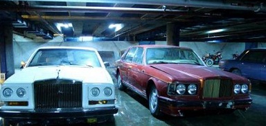 العراق يطالب بريطانيا بإعادة سيارة "صدام حسين"