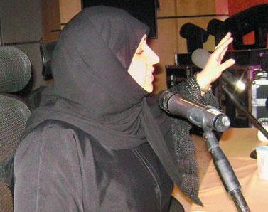 عَبَثِيَّةُ خُبَثَاءُ القَلَــم*.