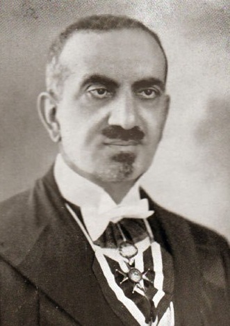 صورة أرشيفية لأول وزير صحة عراقي+سيرة ذاتية