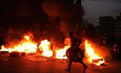 اعمال شغب واحراق مقرات حكومية في مدينة الرمثا الأردنية اثر وفاة شاب داخل مكتب الامن