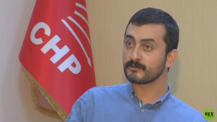 تركيا تحقق مع احد نوابها لكشفه عبر قناة تلفزيونية تهريب غاز السارين من تركيا إلى "داعش"