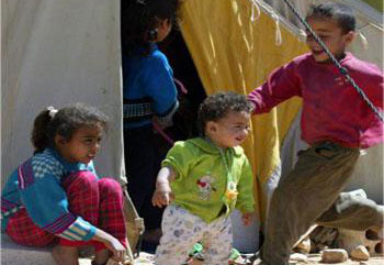 مساعدات للعوائل المهجرة في كربلاء