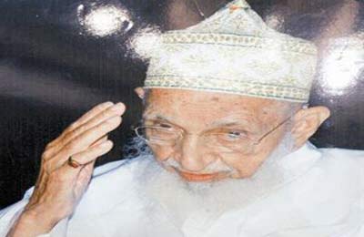 وفاة سلطان البهرة «محمد برهان الدين» ومقتل 18  اثناء التدافع بتشييعه في الهند