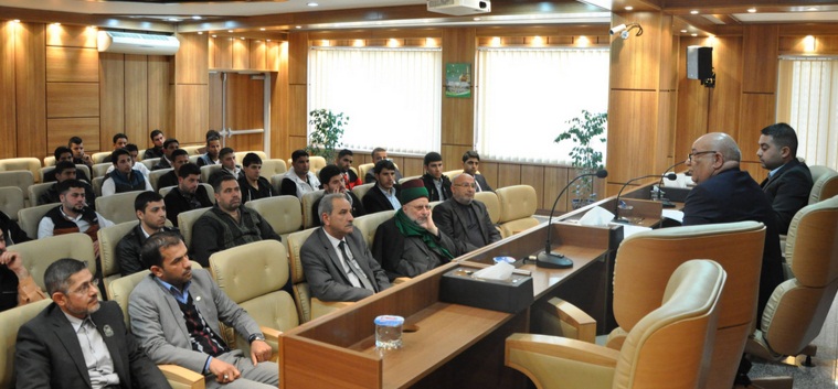 (الجامعةُ والمجتمعُ ) ندوةٌ أقامَتْها العتبةُ الحسينيّةُ لفتحِ أفقِ التّعاونِ بينَ المؤسّساتِ الدّينيّةِ والجامعاتِ الأكاديميّةِ