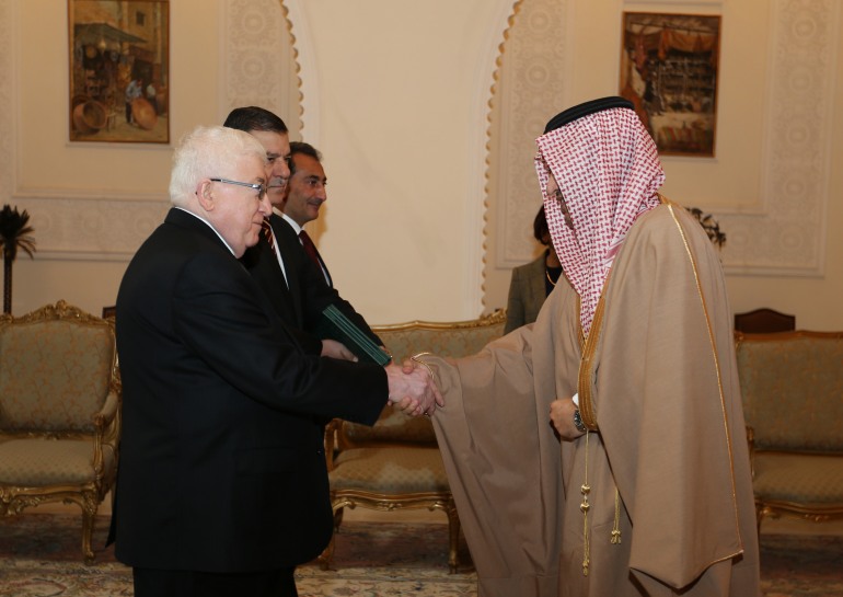 معصوم يتسلم أوراق اعتماد السفير السعودي ويعبر تقديره للاهتمام المتميز الذي توليه القيادة السعودية للعراق